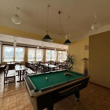Restaurace A U Jezirka *